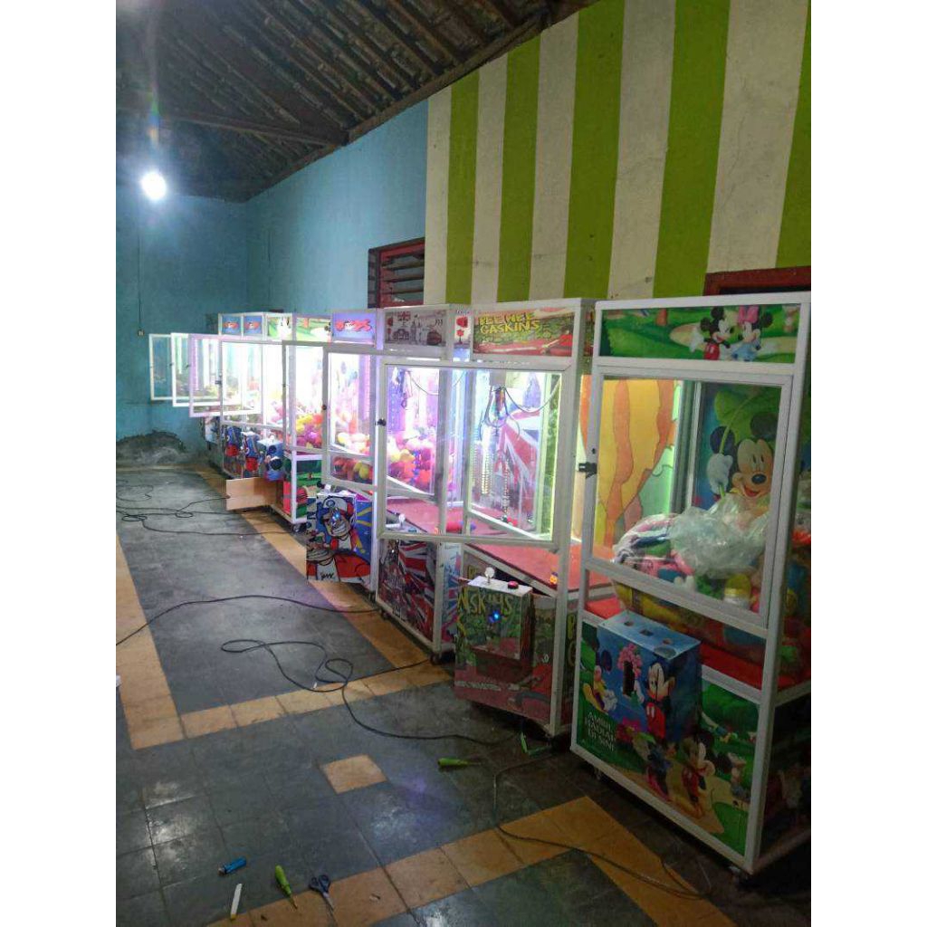 Mesin Capit Boneka/Claw Machine/Game Arcade