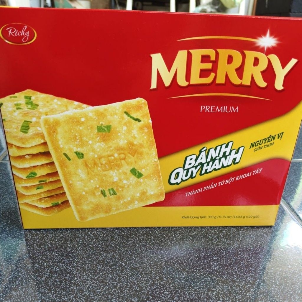 

Richy Merry onion biscuits made in Vietnam isi 20pak / crackers bawang