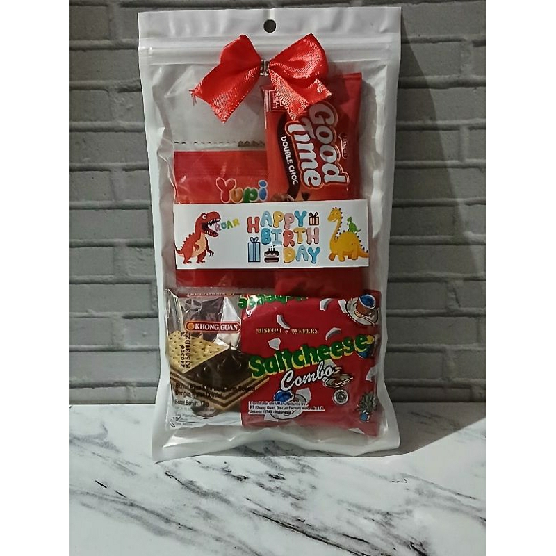 

Gift Mini Snack Merah KeciL / Hampers CamiLan KeciL