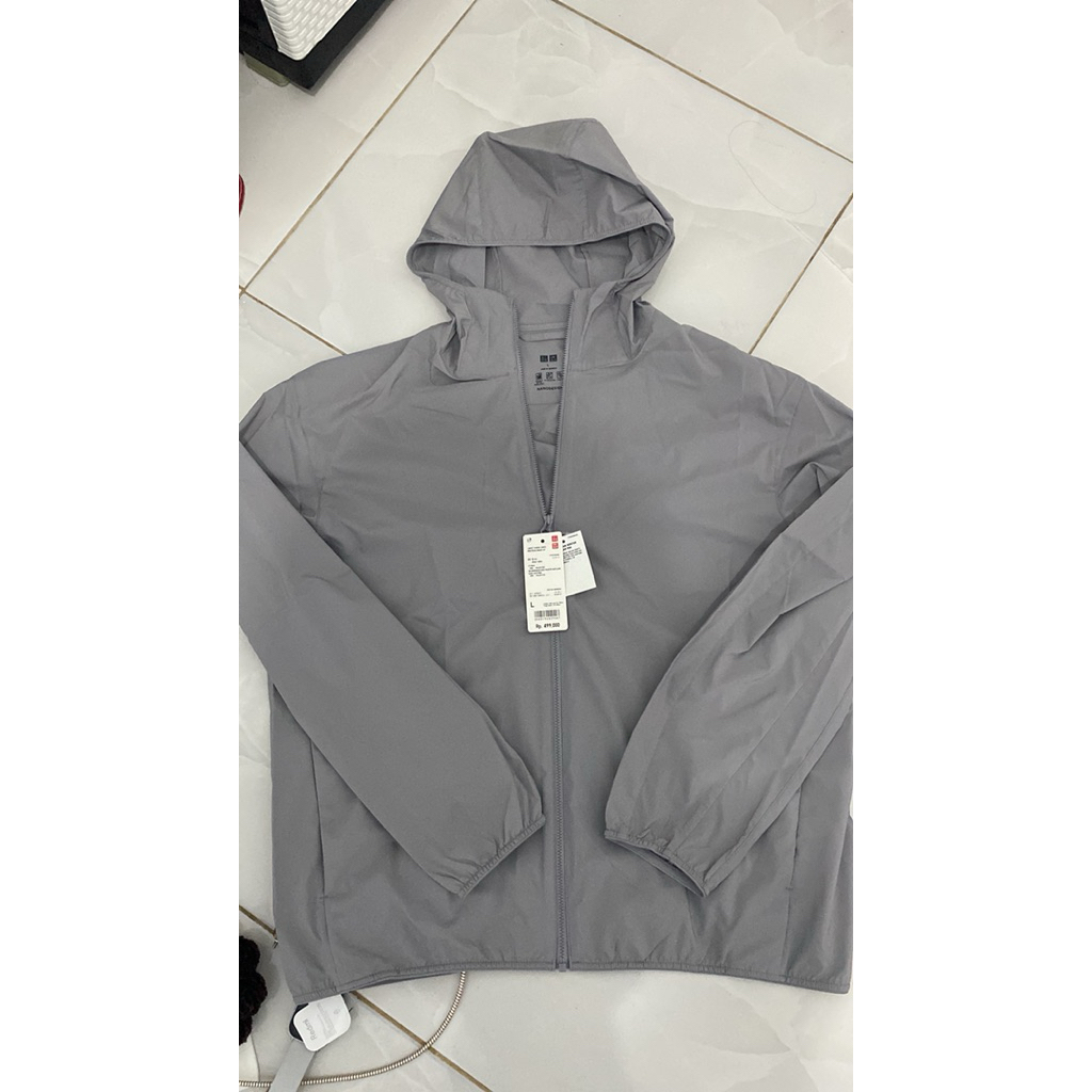 Uniqlo parka sinar uv