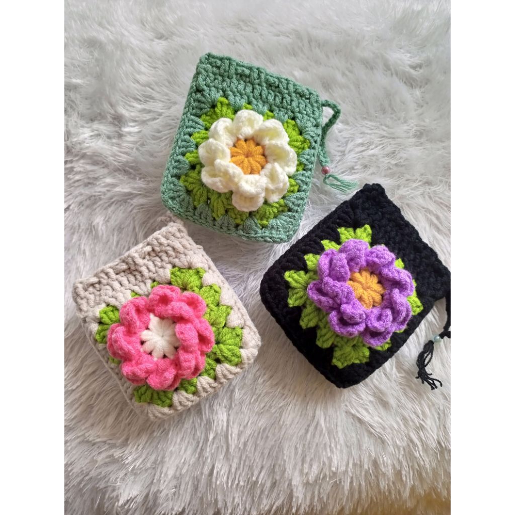 Laris_dompet serut dompet koin rajut bunga lucu