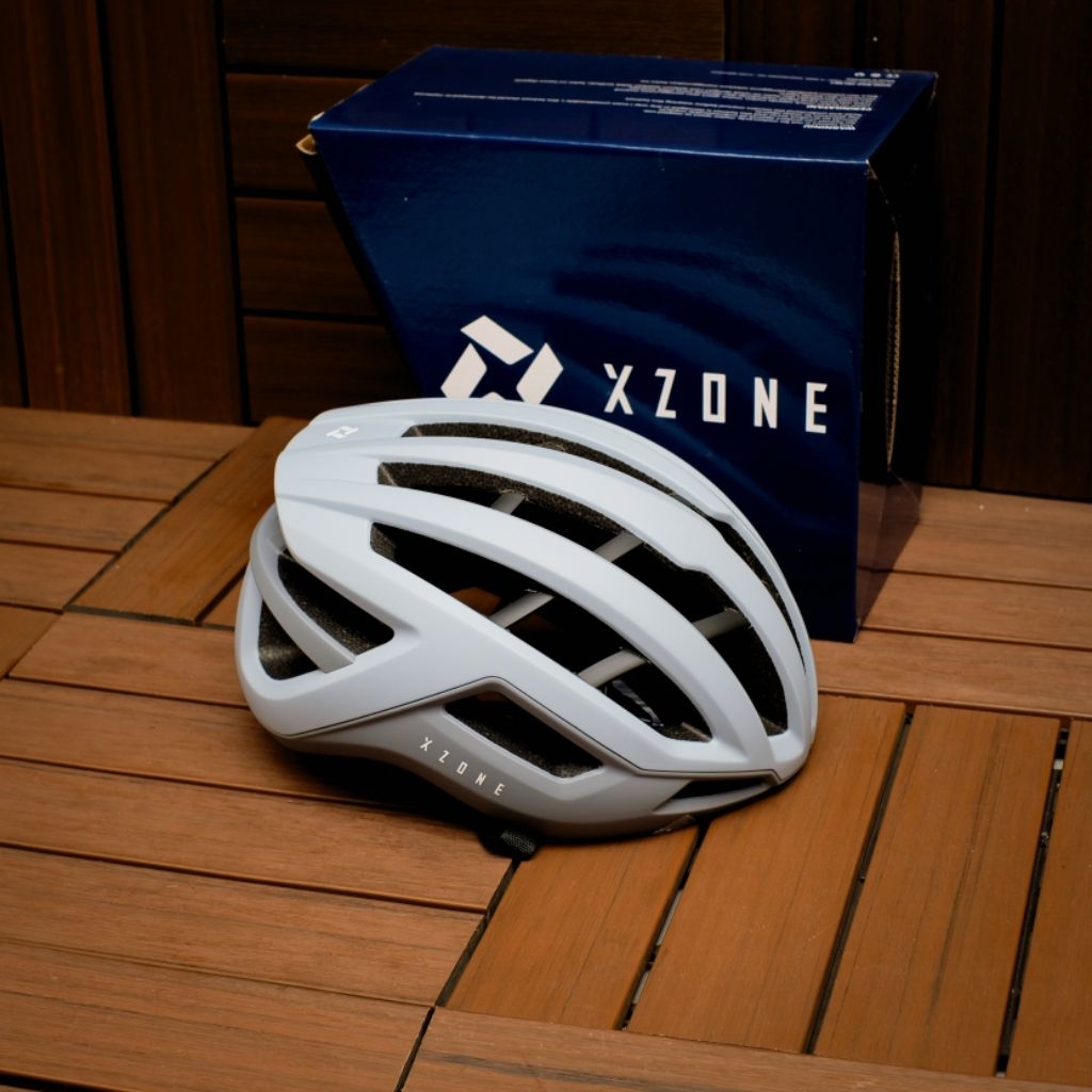 HELM SEPEDA XZONE ROAD LANES