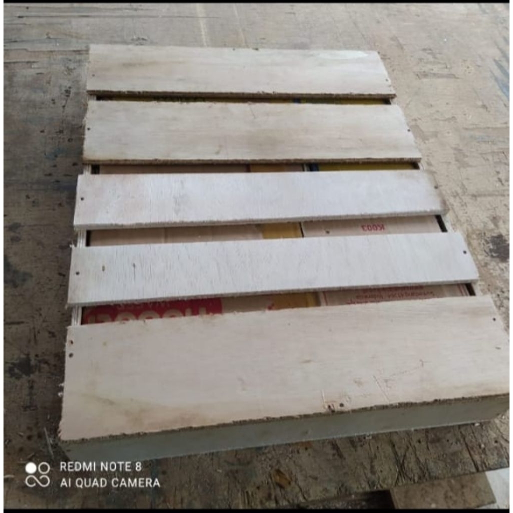 

Palet Kayu Untuk Packing Papan Nama dan Handle