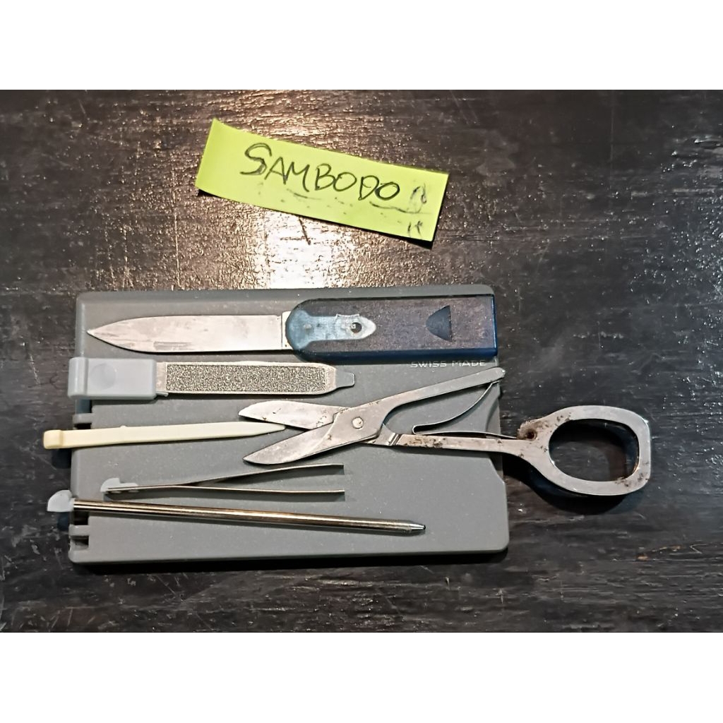 victorinox swisscard classic abu-abu