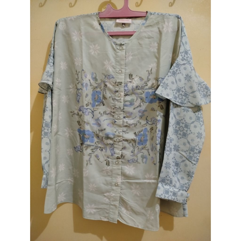 BOOKED Ria Miranda Alampa Top