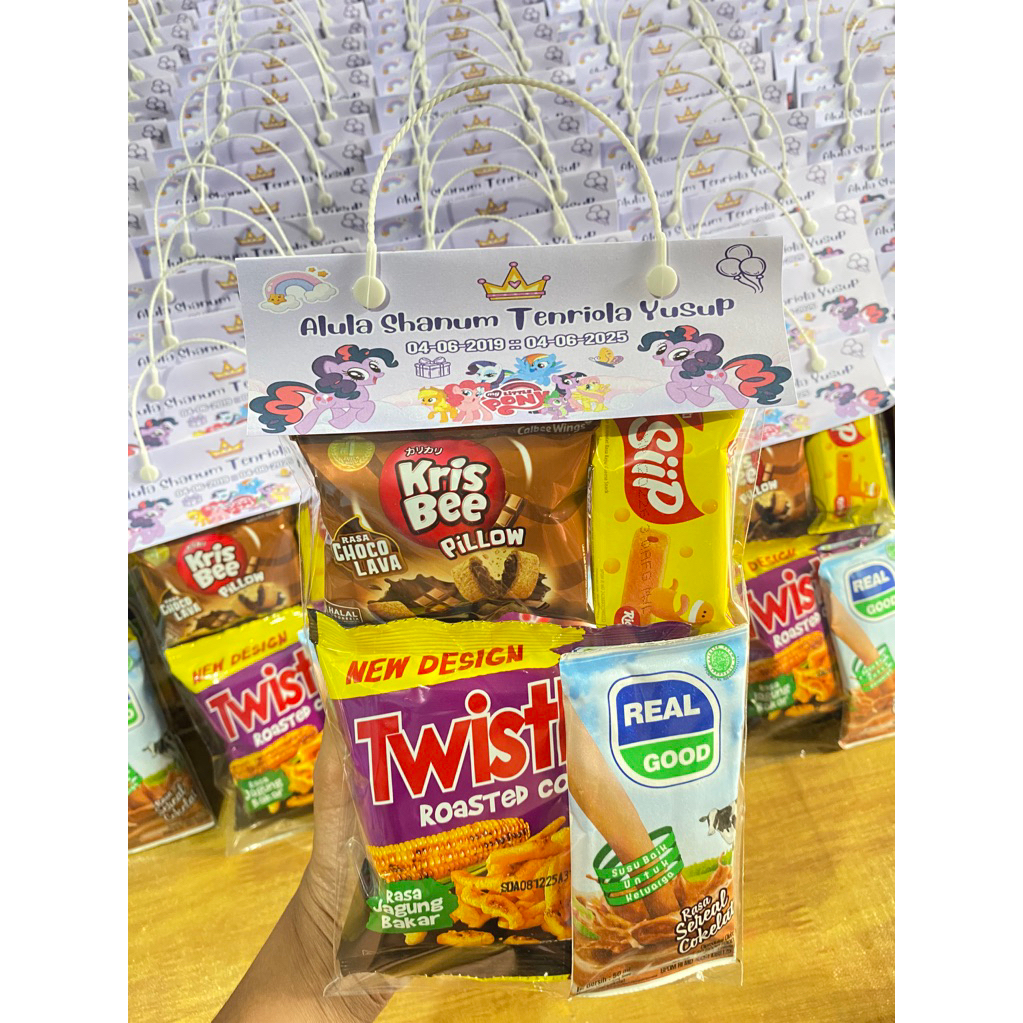 

Bingkisan Ulang Tahun / Snack Anak Costum / Hampers Ultah