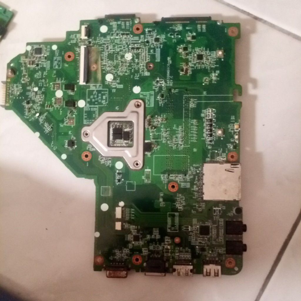 Mobo Bekas Buat Service