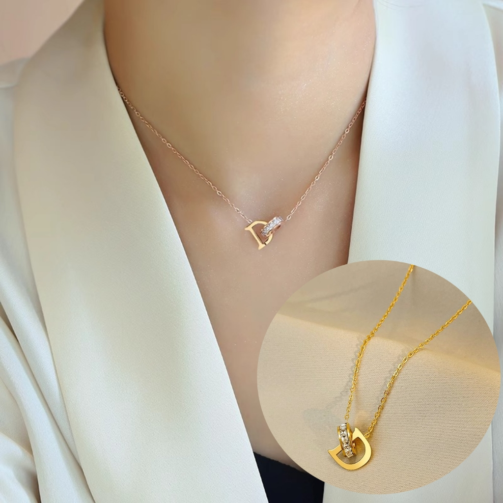Kalung Titanium Wanita Lapis Emas Anti Karat Tahan Karat Huruf D Berlian Berongga Untuk Wanita Fashi