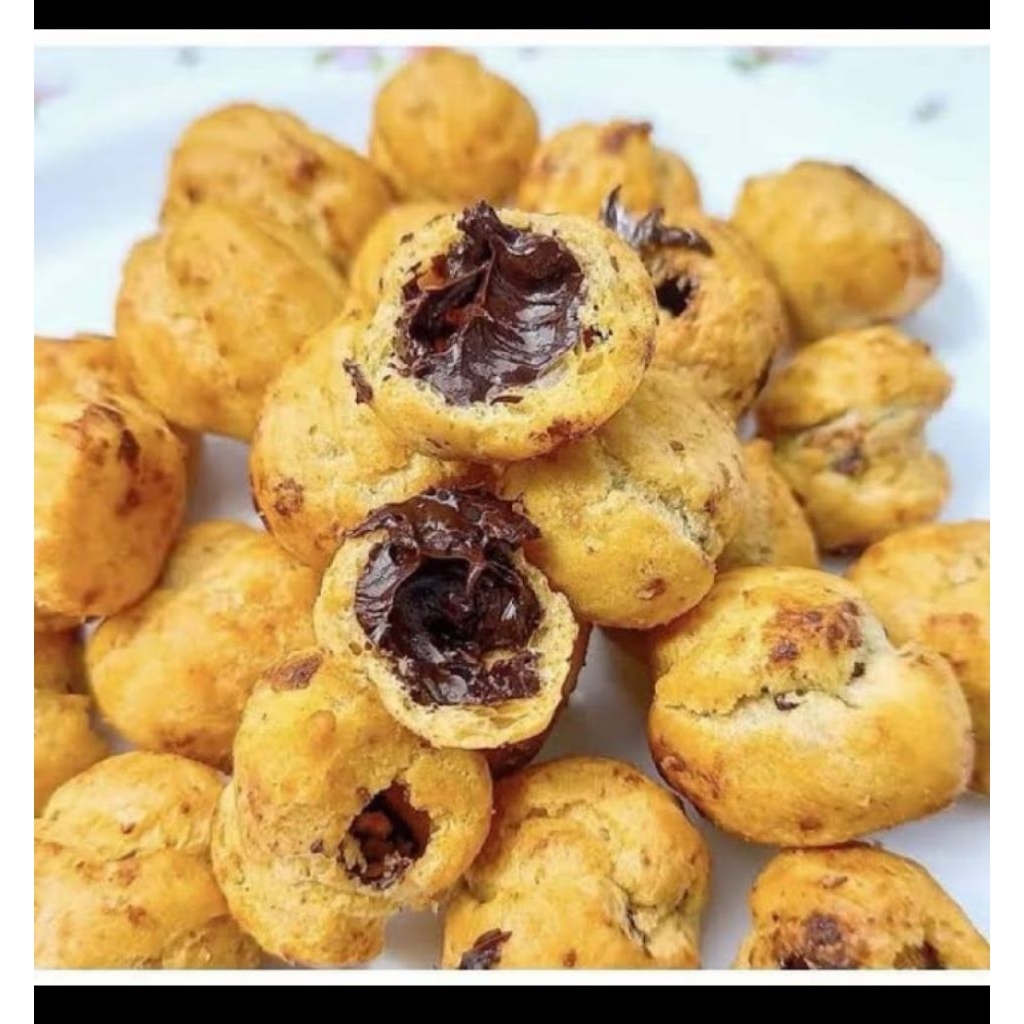 

soes coklat chocoretto dan soes vanila