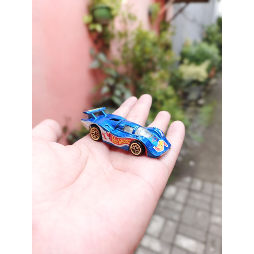 Diecast Hotwheels Sol-Aire CX-4 Race Team Gold Medal Speed Hot Wheels Loose Rare VHTF Sol Aire CX4