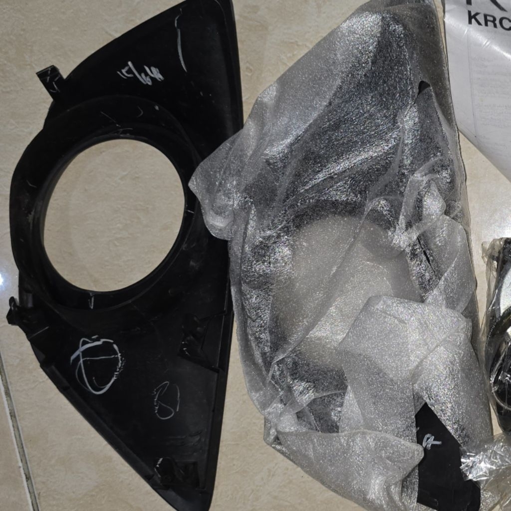 JUAL GARNISH PENUTUP LAMPU MOBIL BEKAS MURAH