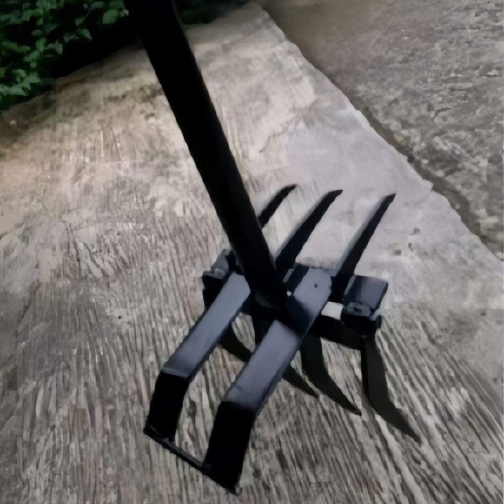 cangkul garpu injak modern