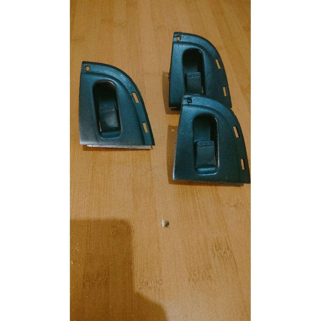 switch saklar power window ferio ( kiri )