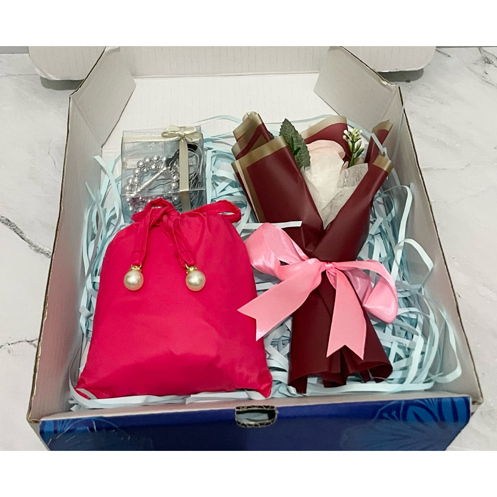 

FREE ONGKIR HAMPERS ULANG TAHUN NAJMA PACKAGE HAMPERS MUKENA HAMPERS UNIK BIRTHDAY GIFT KADO ULANG