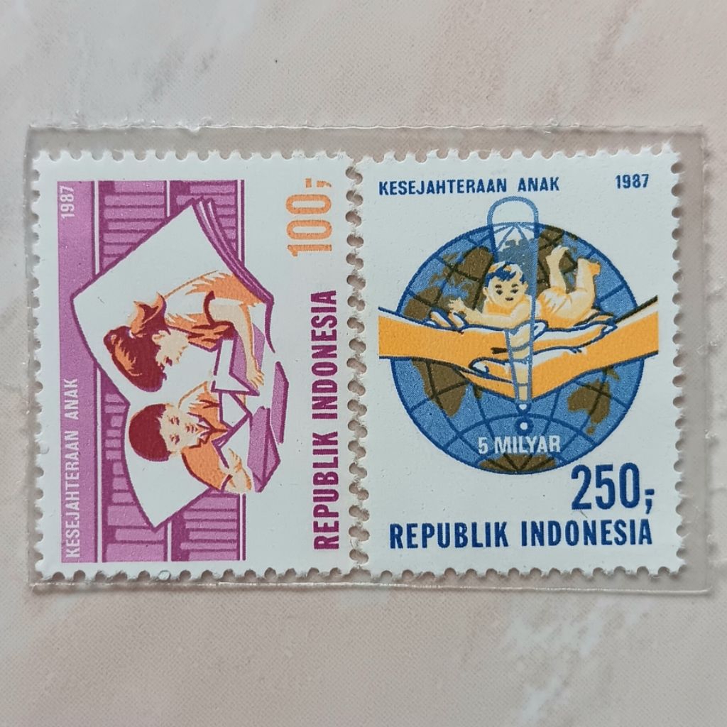

(OG) Perangko Indonesia 1987 Kesejahteraan Anak Set Lengkap 2 pcs Mint