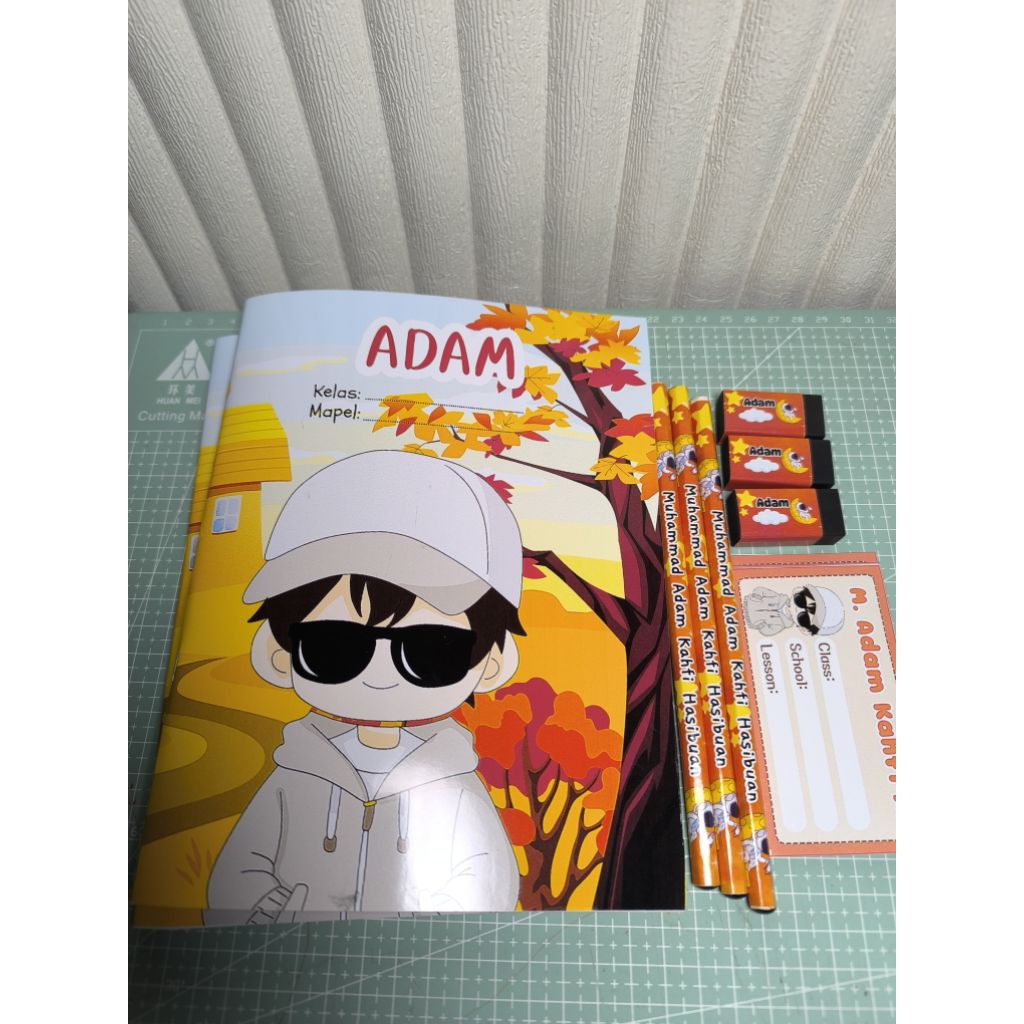 

Paket Hemat Back To School, Buku tulis, Pensil, Penghapus, Stiker nama custom nama