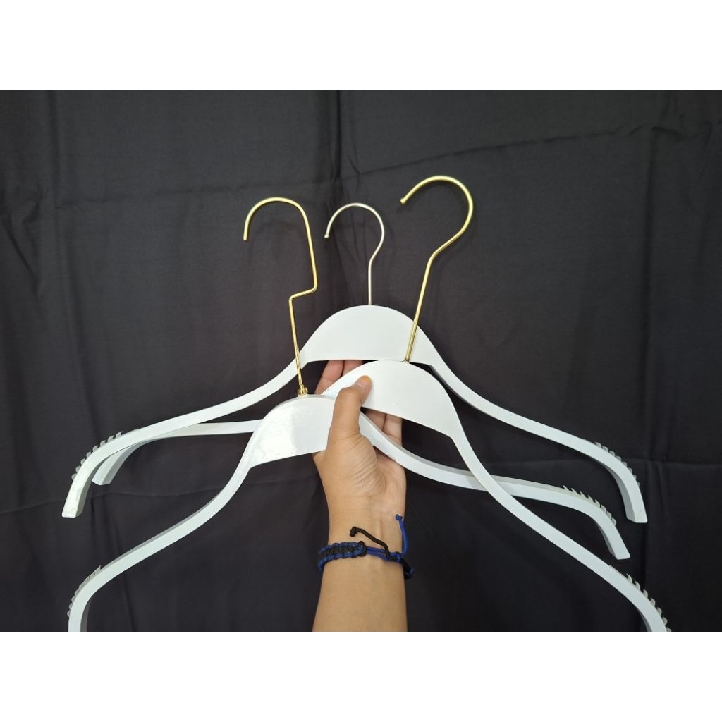 hanger zara dewasa/hanger baju atasan/hanger baju wanita/hanger putih/gantungan baju/