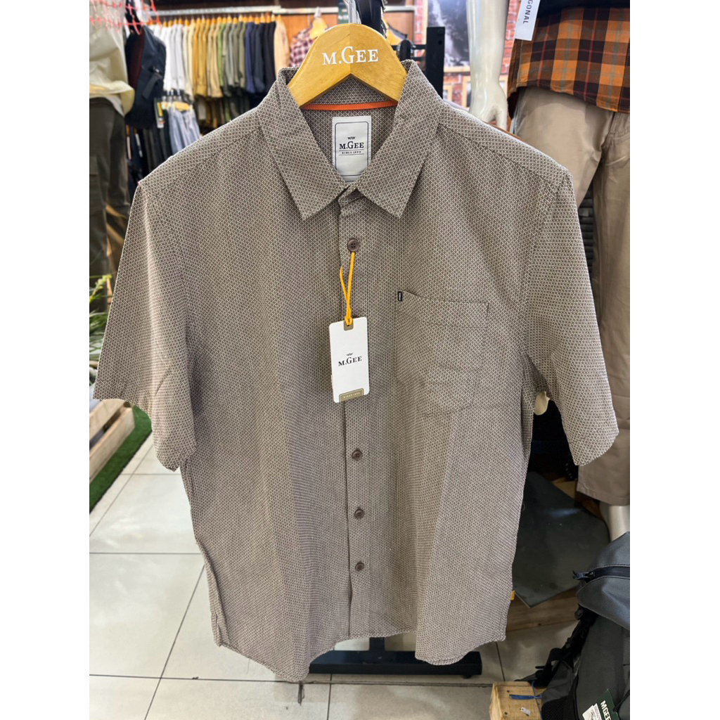 MGee kemeja pria lengan pendek Alto C115 Brown