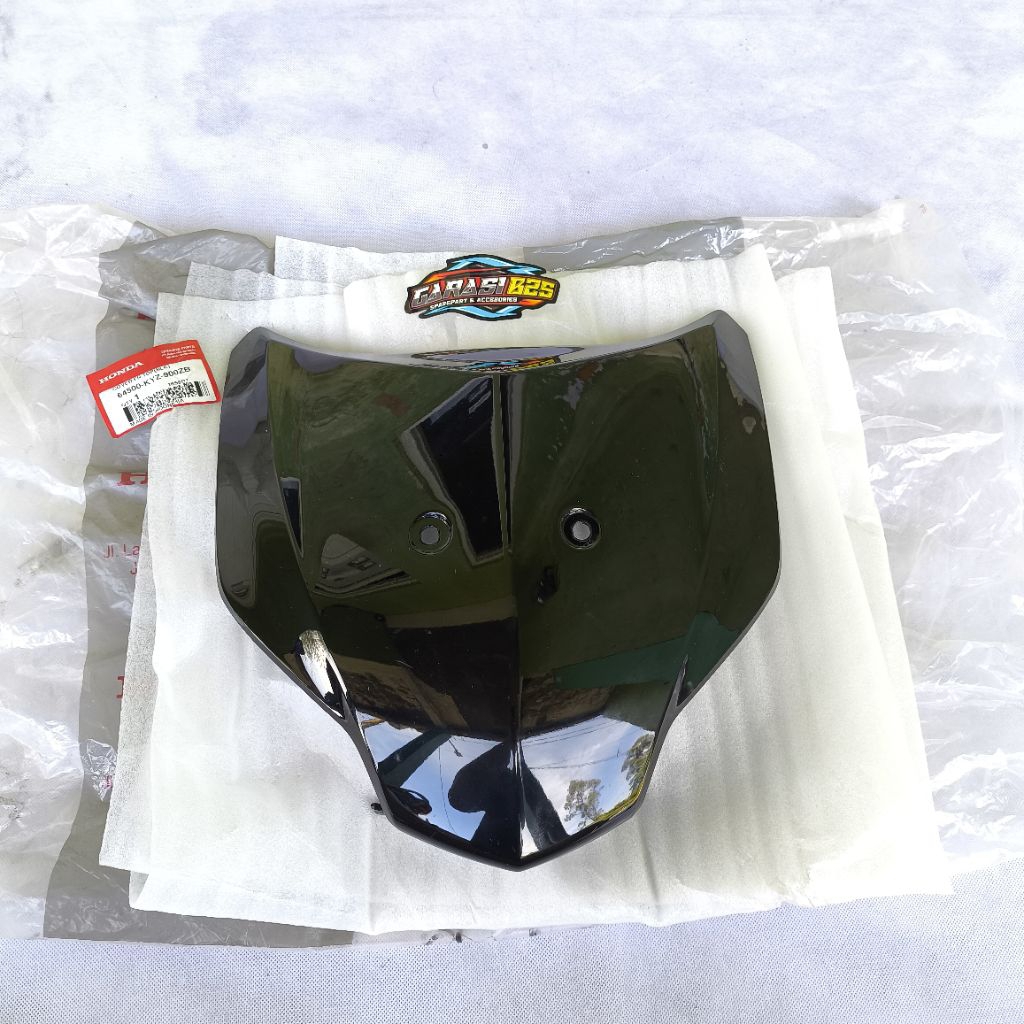 64500-KYZ-900ZB Cover Panel Tameng Dasi Dada Depan Supra X 125 Helm In Hitam Original AHM