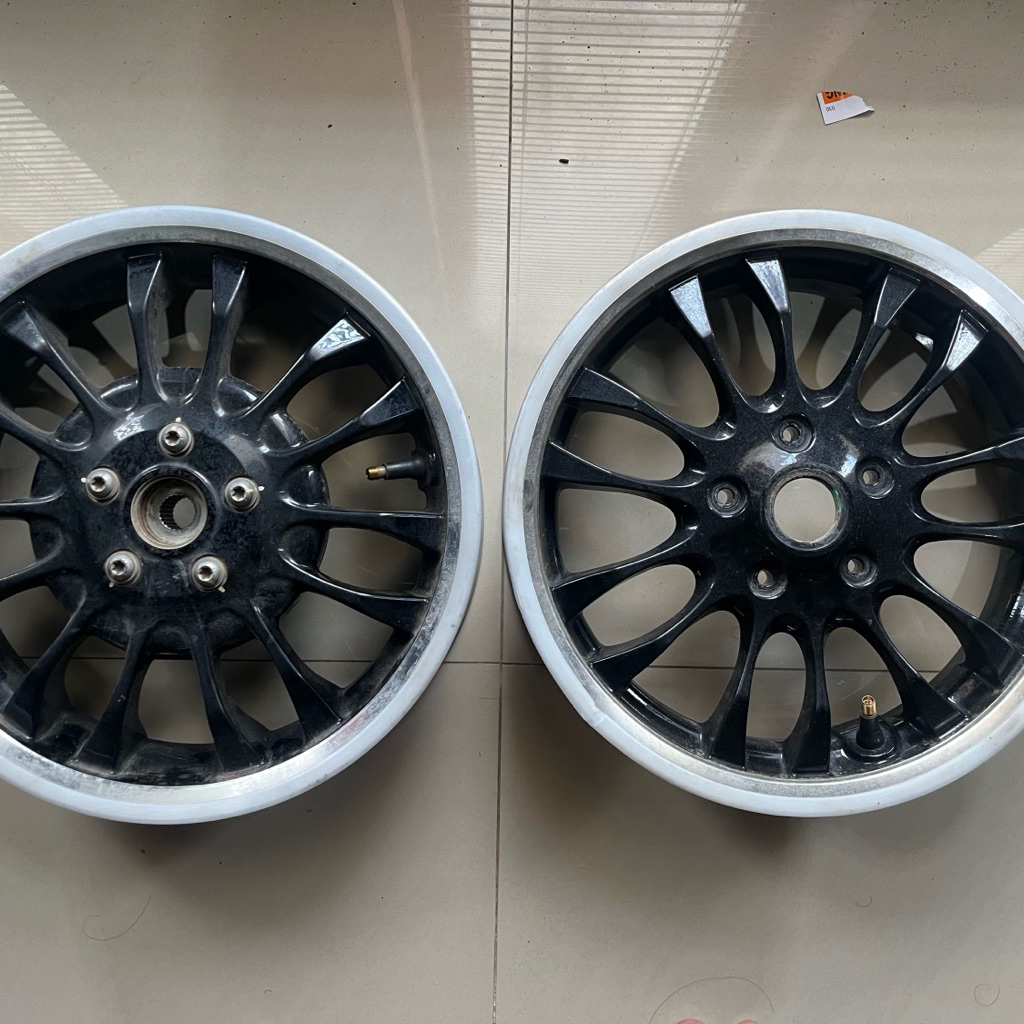 Velg original piaggio vespa sprint