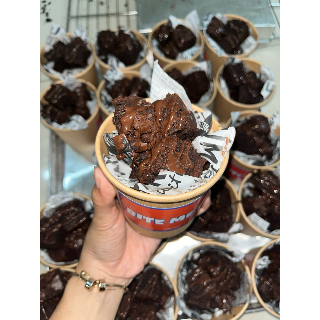 

Brownies Cup Bites Me Up by Raishya Kichen Dessert Cemilan Cokelat