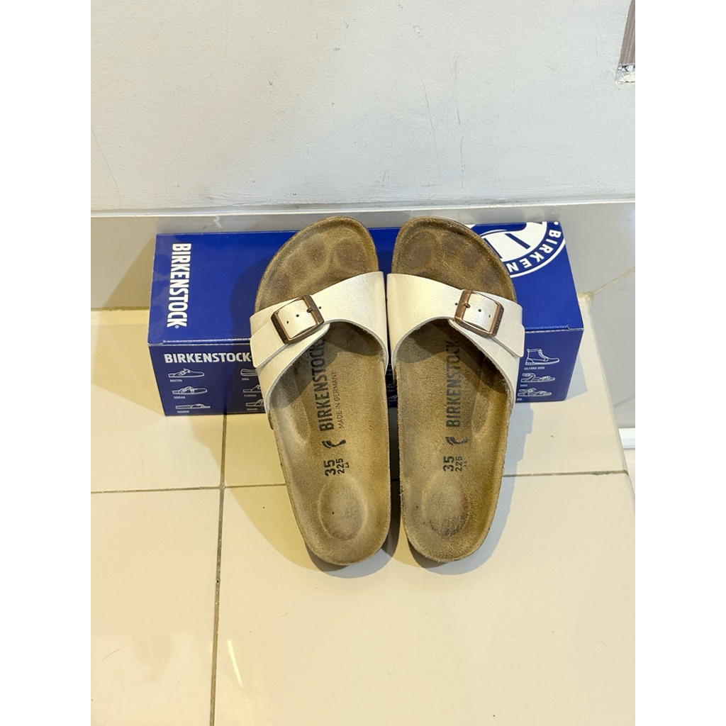 PRELOVED ORIGINAL BIRKENSTOCK MADRID IN PEARL WHITE SIZE 35
