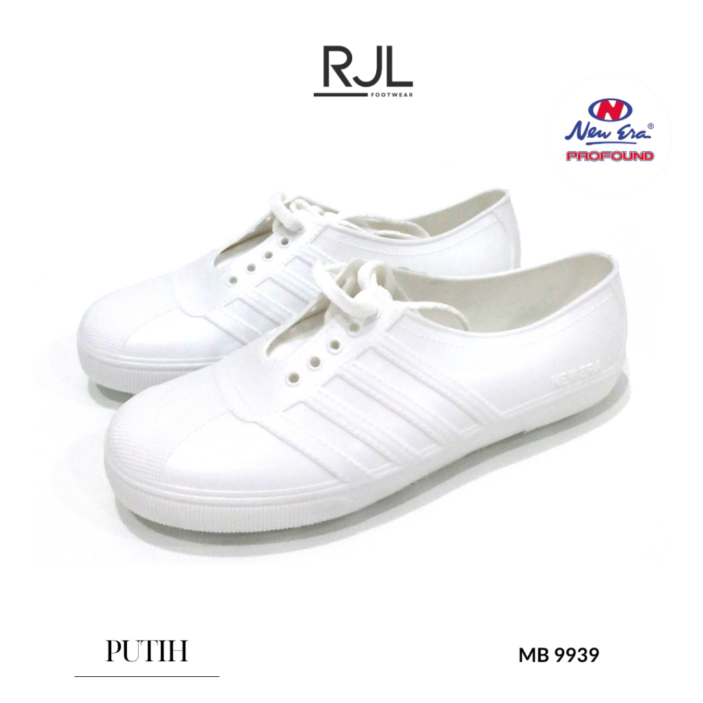 Sepatu Bola Karet Tarkam New Era MB 9939 Warna Putih Motif Garis