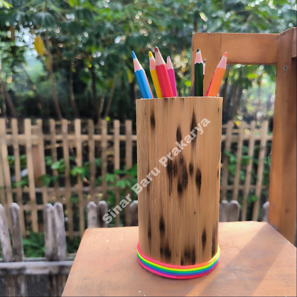 

Bahan Prakarya Tempat Pensil Pulpen Alat Tulis dari Bambu