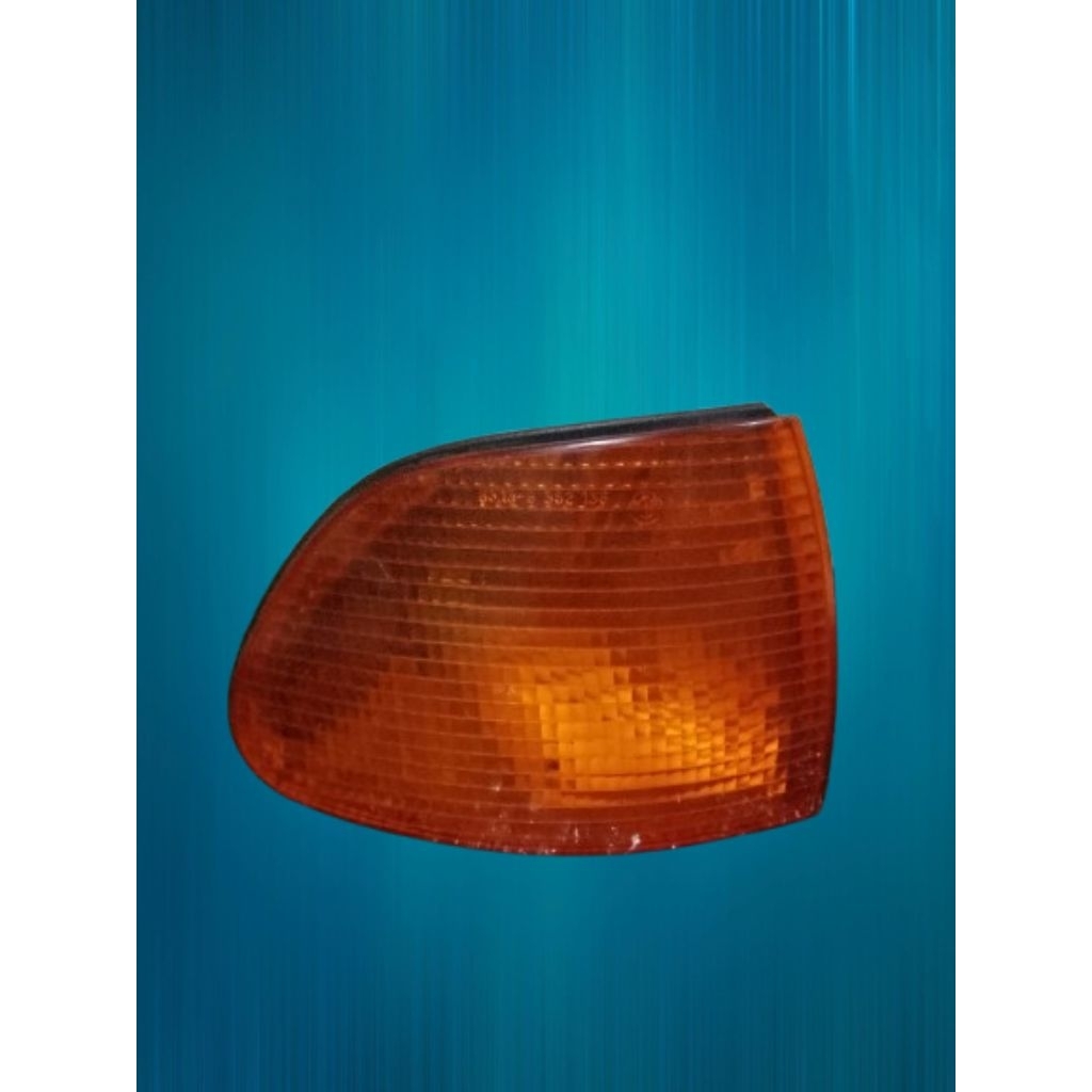 Lampu sein / lampu sen corner mobil BMW E38 Seri 7 kanan