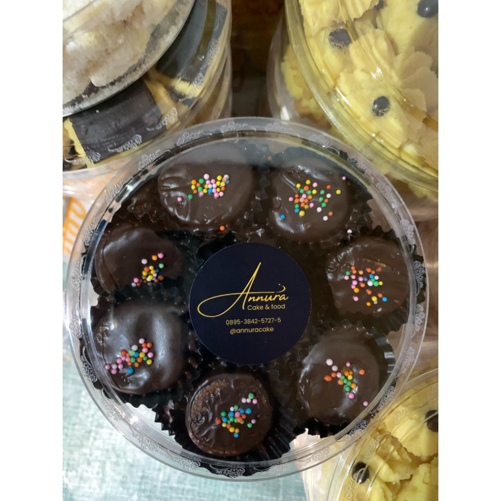

ANNURA KUE KERING BOLA BOLA COKLAT / BOLA BOLA COKLAT/ KUE COKLAT
