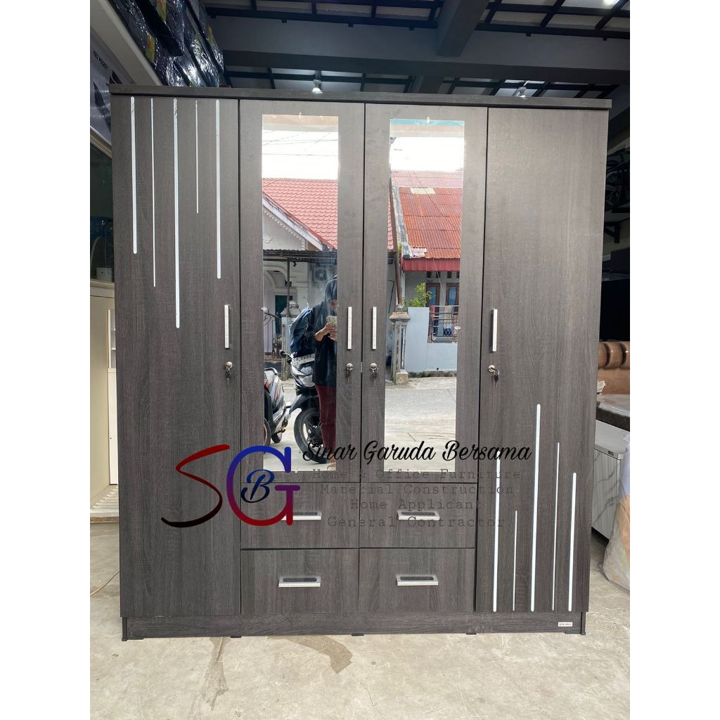 LEMARI PAKAIAN 4 PINTU WARNA HITAM GAMIS + RAK RAK / LEMARI BAKU 4 PINTU 2 KACA + 4 LACI