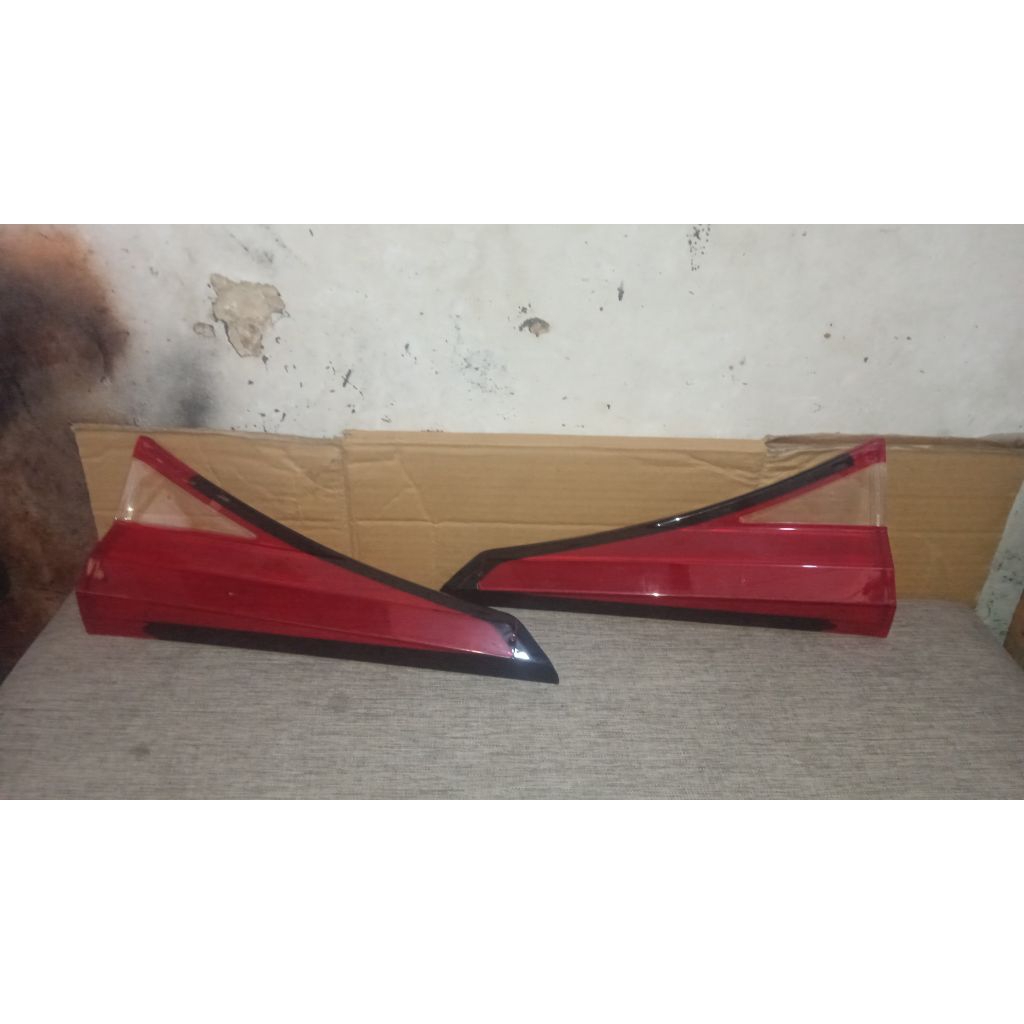 mika stoplamp lampu belakang mika bagasi belakang TOYOTA AVANZA VELOZ XENIA 2022 ORIGINAL