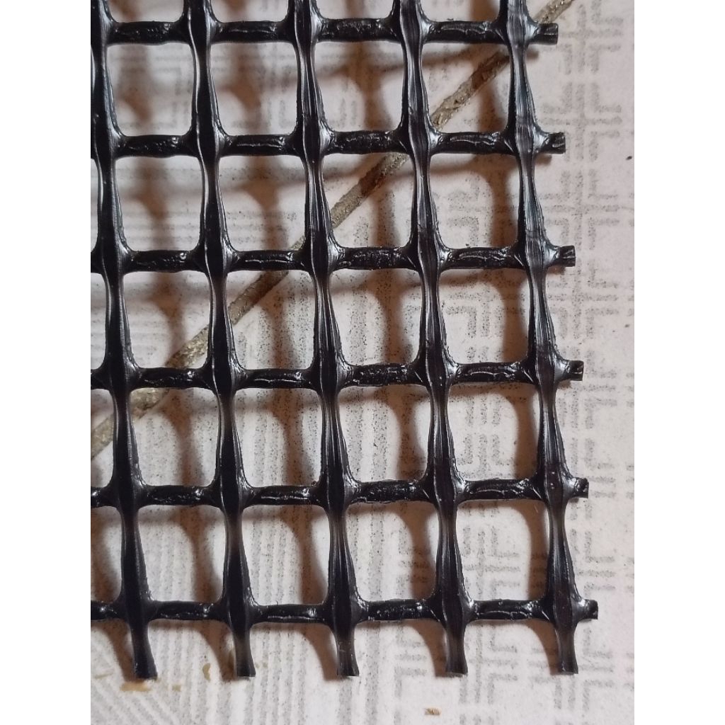 JARING PLASTIK ALAS SANGKAR KANDANG 60X40, LUBANG 1,2CM TEBAL 2-2,5MM UNTUK DOC, BURUNG, PUYUH, ANAK