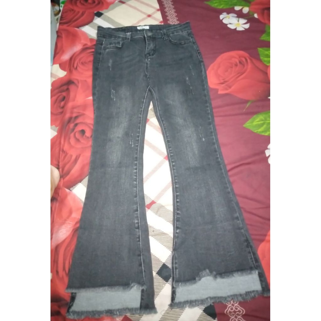 Preloved cutbray rawis snowblack (baca deskripsi)