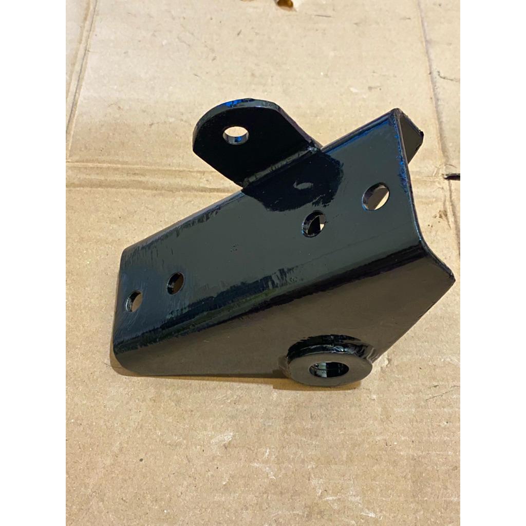 Hanger Per Depan Bagian Depan Colt Diesel PS 100 PS 120 Umplung