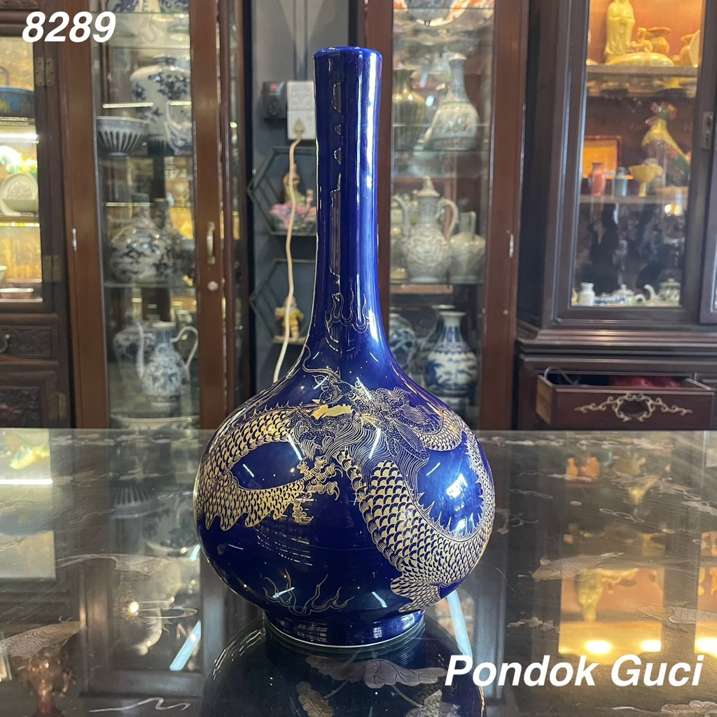 A Enamel gold dragon bottle vas,guci antik, vas antik, keramik antik, barang antik, dekorasi rumah, 