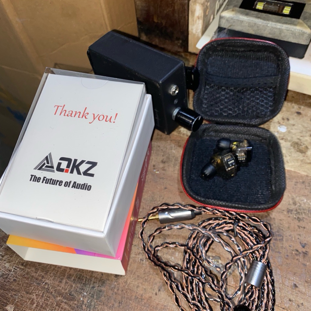 In Ear Monitor Portable XLR Rechargeable | Headphone Amplifier Panggung Low Noise