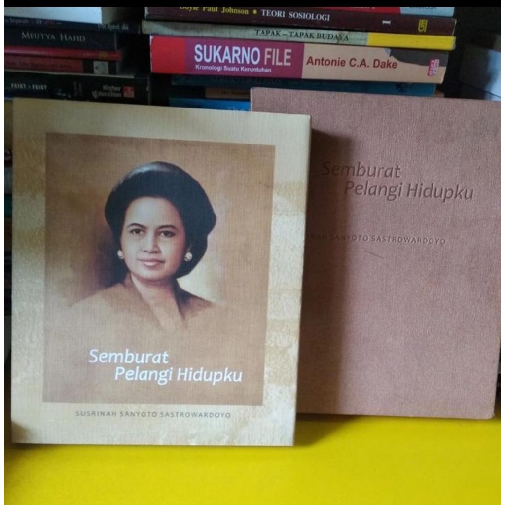 SEMBURAT PELANGI HIDUPKU- SUSRINAH SANYOTO SASTROWARDOYO
