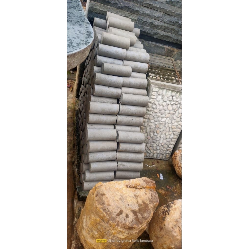 Dolken pembatas taman