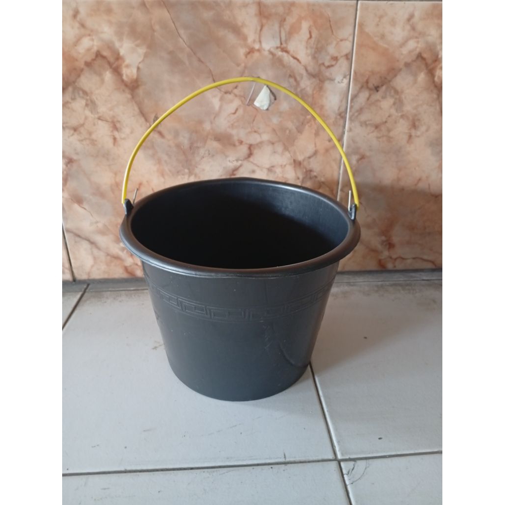 Timba 2 Galon Hitam Kecil - Ember berkat - Timba Italy - Tempat Sabun