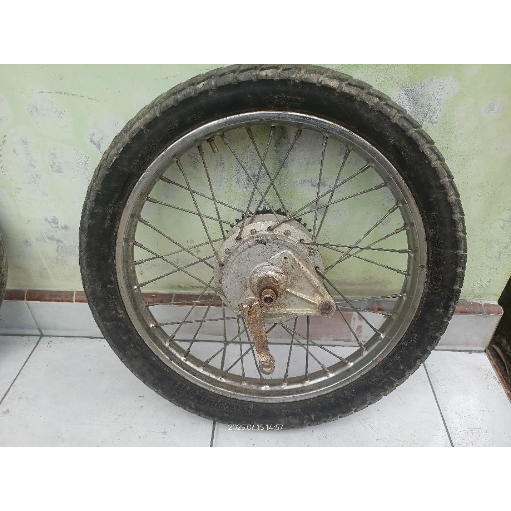 VELG HONDA WIN BELAKANG SET BAN,TROMOL ORIGINAL AHM