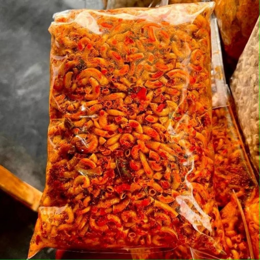 

makaroni pedas daun jeruk cemilan kering