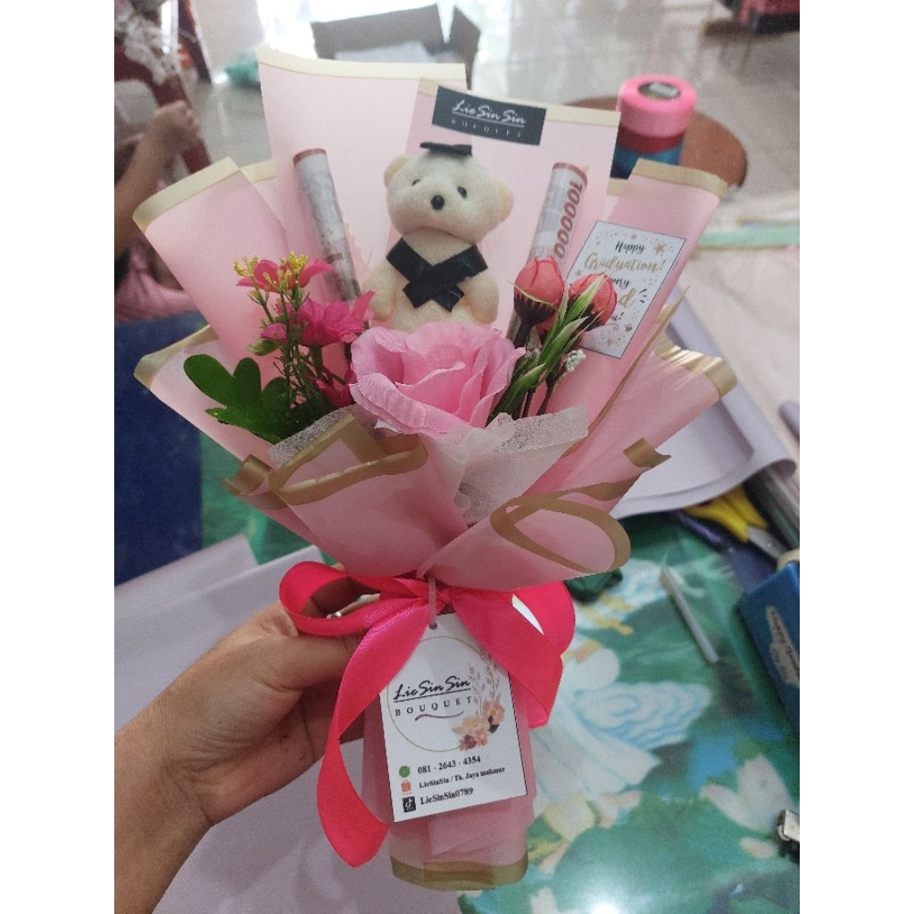 BUKET BONEKA WISUDA KECIL