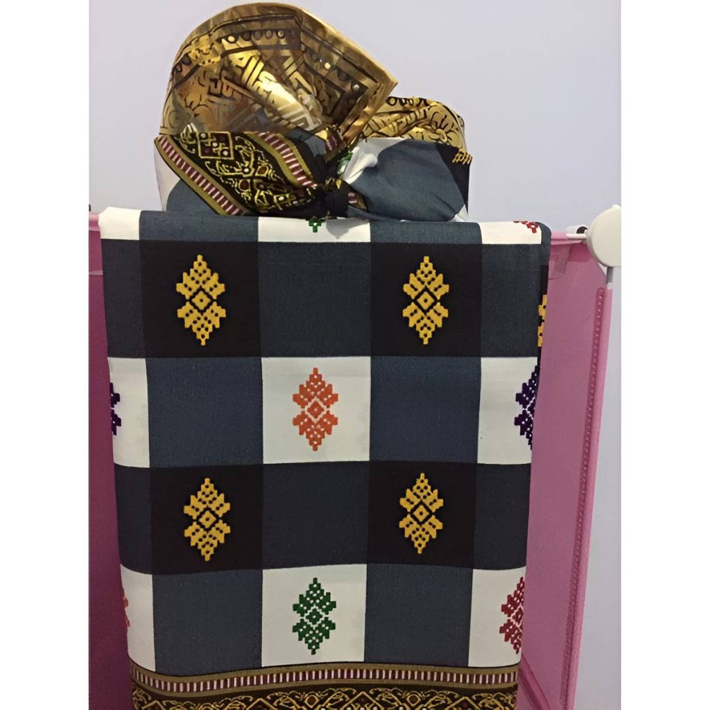 Sarung Bali _ sarung motif kotak _ udeng bali