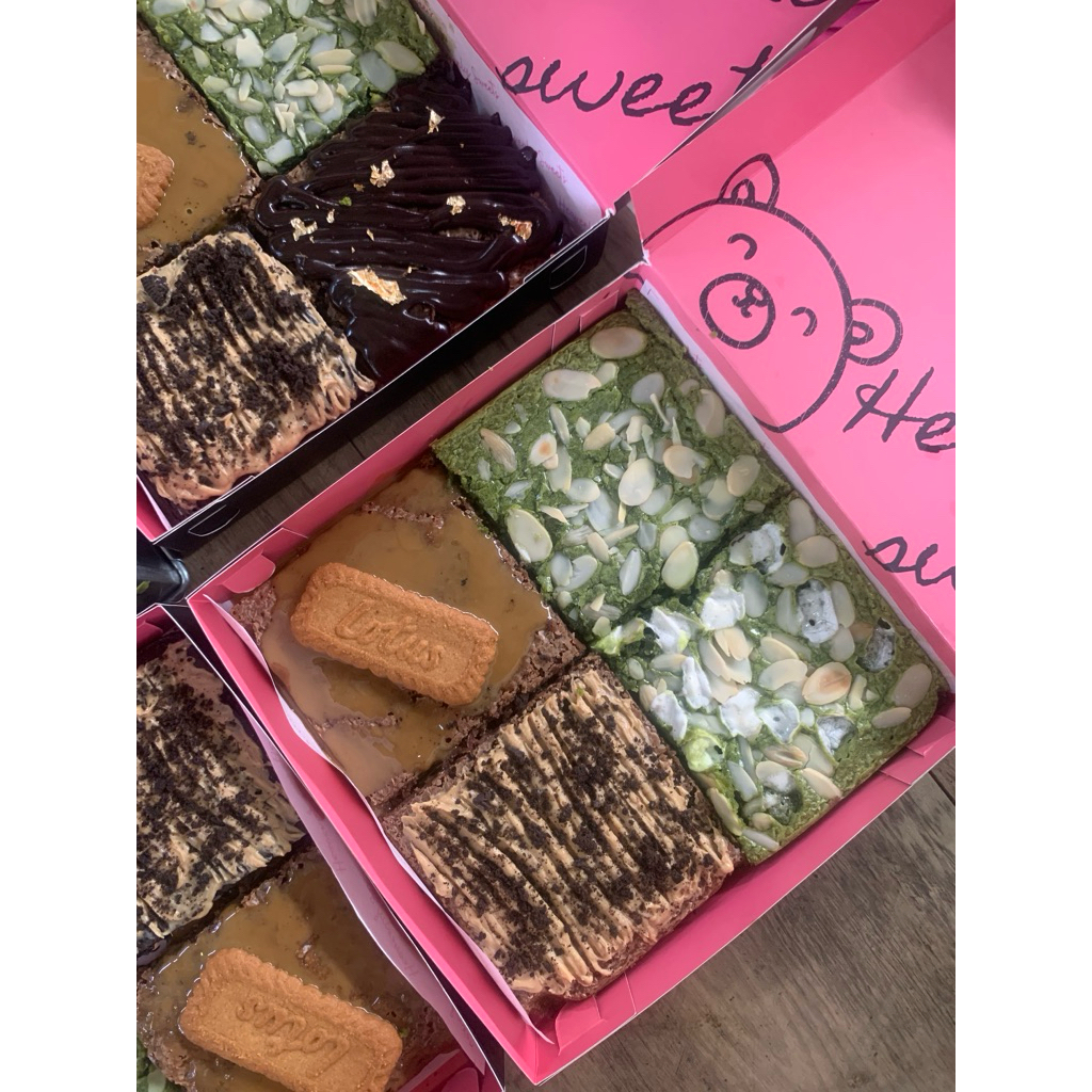 

HEAVENLY SWEETS - PREMIUM FUDGY BROWNIE 20x20