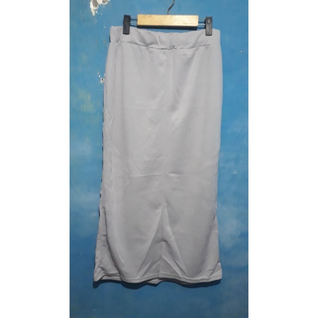 Rok Kain Abu Panjang Cewek Bekas Pakaian Prelove