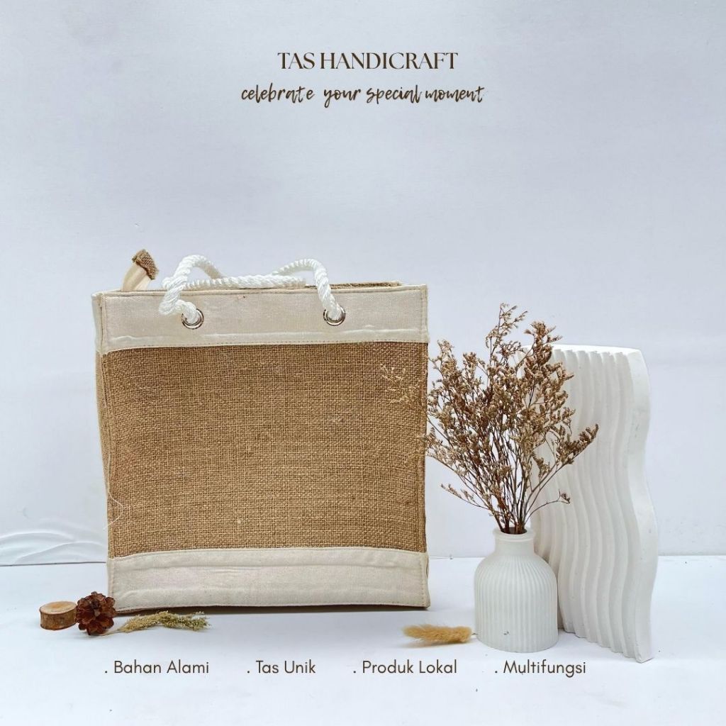 

Tas Parcel Jinjing Bahan Kanvas Kombinasi Goni | Tas Hampers Souvenir Ulang Tahun Anniversary