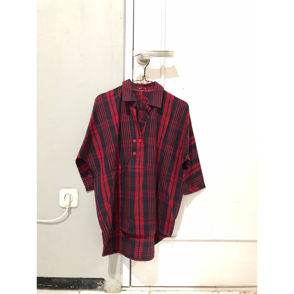 PRELOVED Kemeja by Ako  PRELOVED