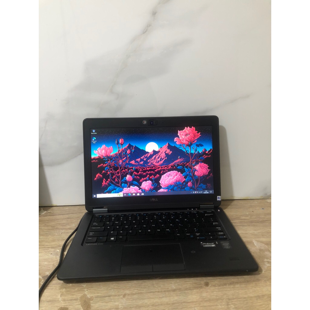 DELL LATITUDE E7250 INTEL CORE I7 GEN 5 RAM 8 GB SSD 256
