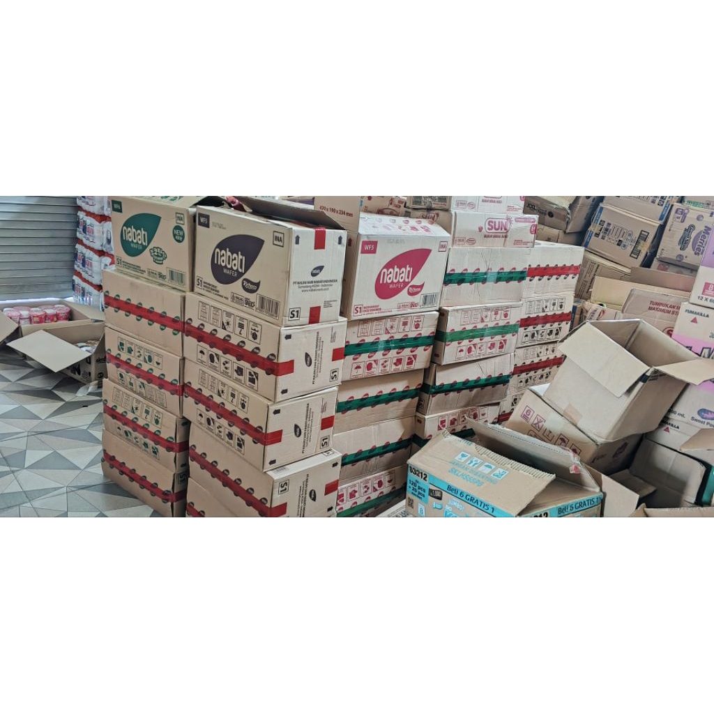 

NABATI WAFER STICK KARTON COKLAT/KEJU/PANDAN